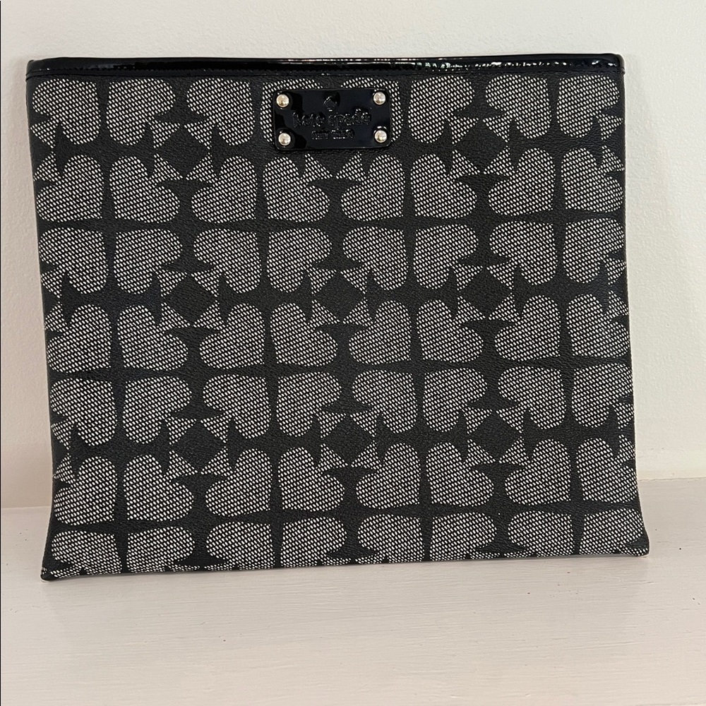 KATE SPADE Adrianne Pebbled Ace of Spades Universal Tablet Sleeve